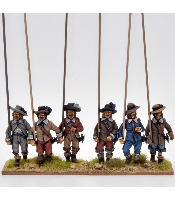 Unarmoured pikemen marching, soft hats